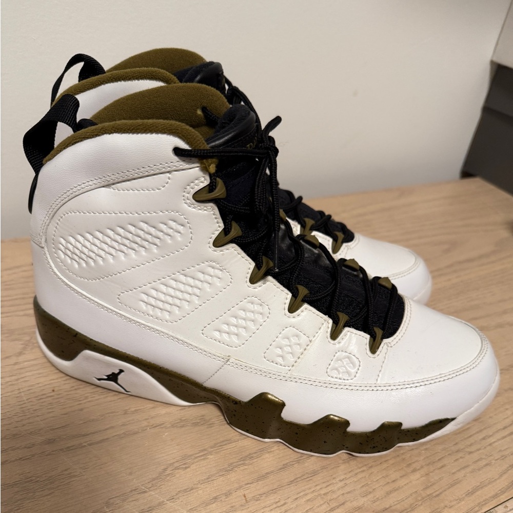 Jordan 9 Retro Statue Men Size 10.5
